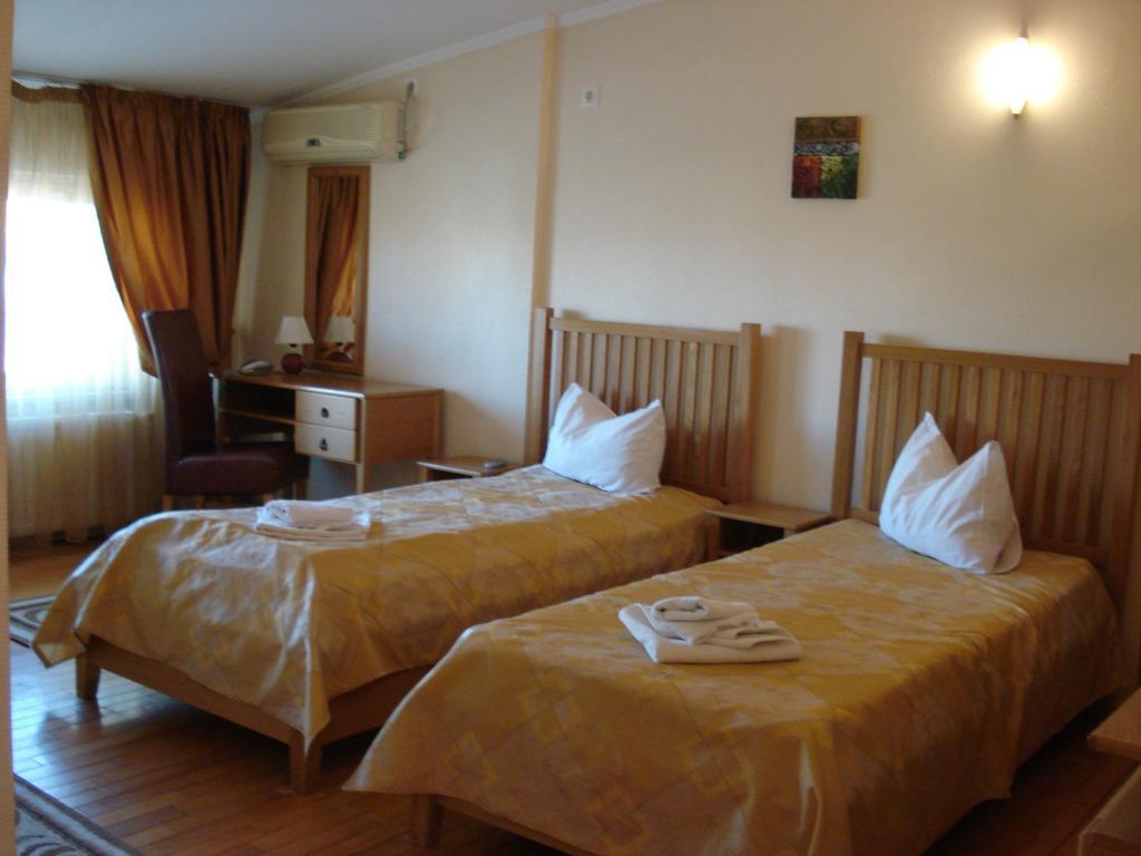 Villa Edel Constanta Room photo