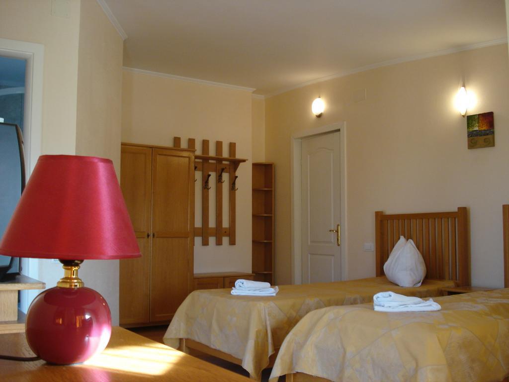 Villa Edel Constanta Room photo